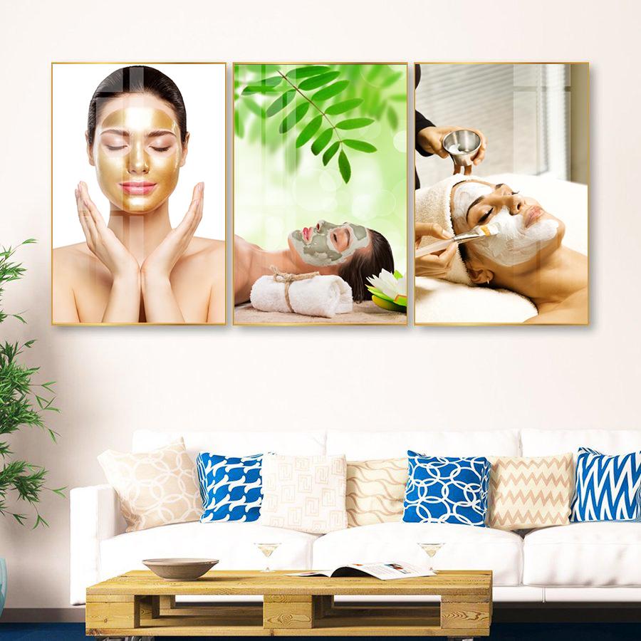 Bộ 3 tranh treo tường spa cô gái chăm sóc da mặt