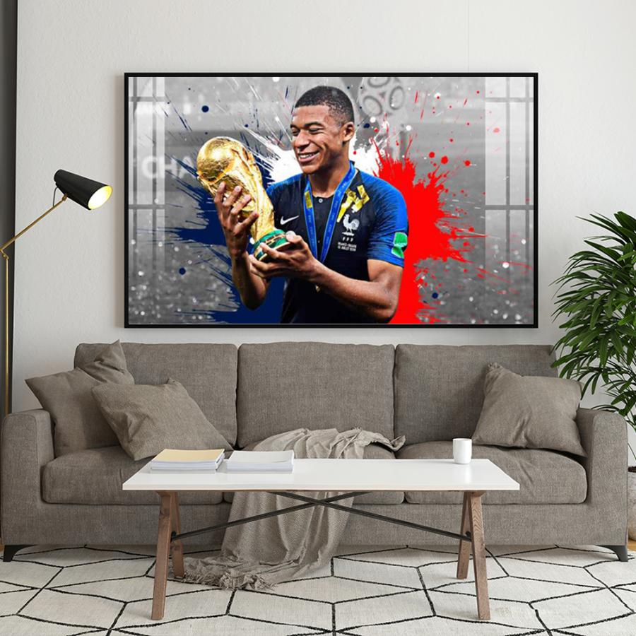 Tranh treo tường Kylian Mbappe cầm cúp vàng