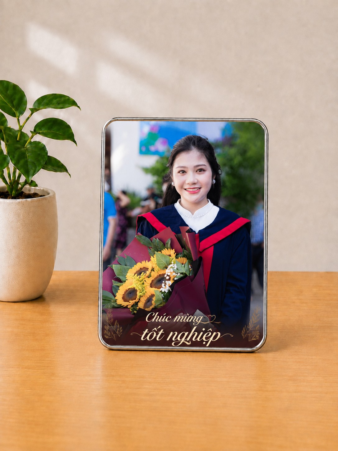 Top 10 Mẫu Khung Ảnh Để Bàn Tốt Nghiệp Vừa Đẹp Vừa Ý Nghĩa