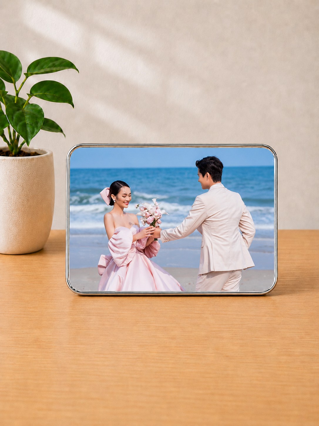 Top 5 Mẫu Khung Ảnh Cưới Để Bàn Đẹp, Sang Và Dễ Trưng Bày